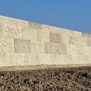 There are a number of finishes available for the Hynds Hyblock Engineered Retaining Wall System