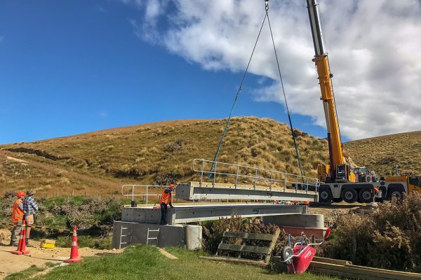 Placing the bridge beams for the Hynds Landspan Bridge