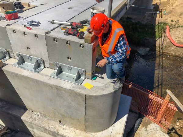 Landspan bridge installation