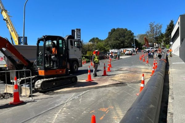 parnell-sinkhole-pipe_laying_2